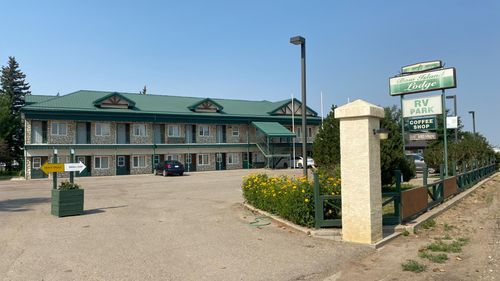 230 7 Ave E, Bow Island, AB, T0K0G0 | Card Image