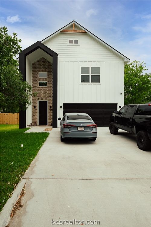 1309 Milner Dr, College Station, TX, 77840-2427 | Card Image