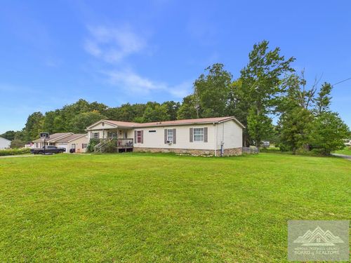 305 Thousand Oaks Dr, Shady Spring, WV, 25918-8291 | Card Image