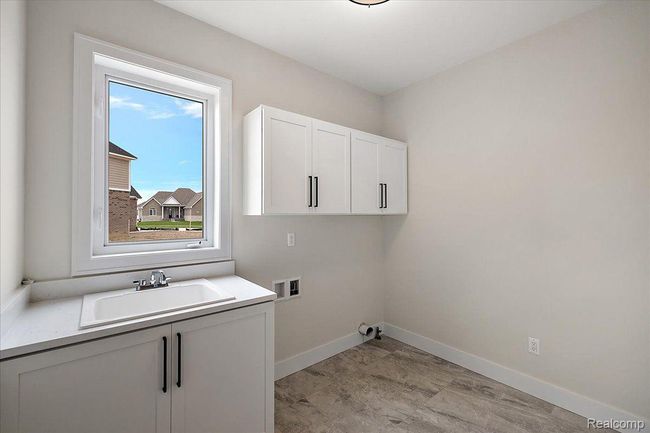 682 Westlake Ave, House other with 4 bedrooms, 4 bathrooms and null parking in Oxford MI | Image 19