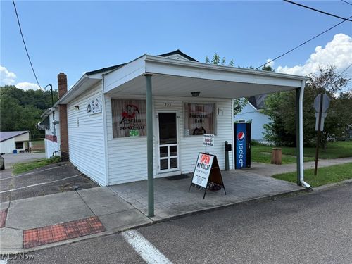 222 Logan St, Dennison, OH, 44621-1438 | Card Image