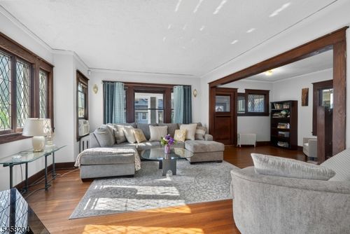 19 Ashwood Ter, West Orange, NJ, 07052-5901 | Card Image