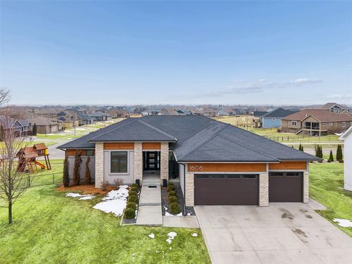 1606 Ne Hillside Ct, Ankeny, IA, 50021-2504 | Card Image