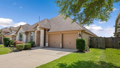 14811 Wortham Stream Court, House other with 3 bedrooms, 2 bathrooms and null parking in Humble TX | Image 2