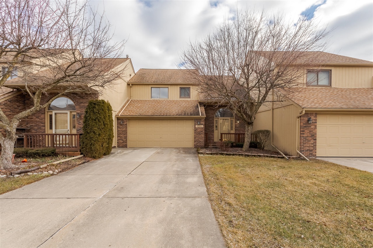 Rochelle Park Dr, Rochester Hills, MI 48309