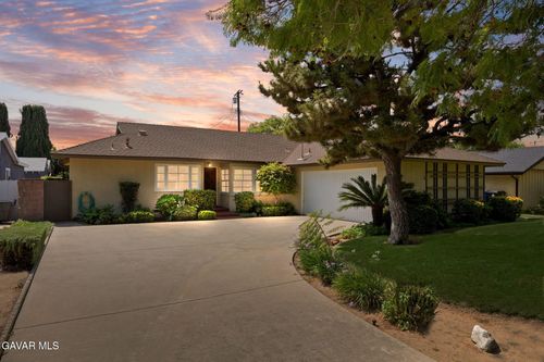 15906 Tuba St, North Hills, CA, 91343-1445 | Card Image