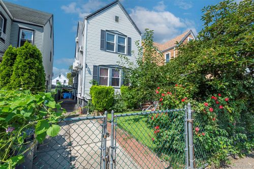 90 187th St, Hollis, NY, 11423-2427 | Card Image