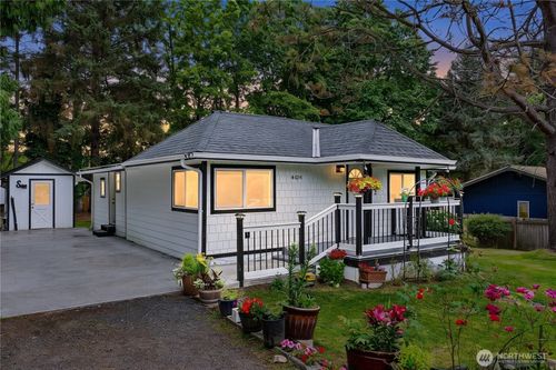 4434 Forest Dr, Everett, WA, 98203-2039 | Card Image