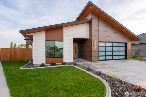 554 Sparrow Ln, Moses Lake, WA, 98837-8648 | Card Image