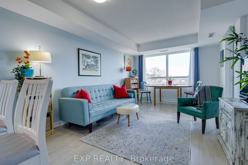 410-8 Trent Ave, Toronto, ON, M4C0A6 | Card Image