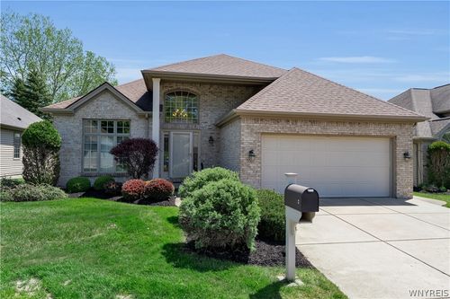 5527 Hemdale Dr, Buffalo, NY, 14221-8527 | Card Image