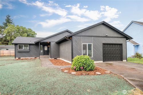 2421 Hickory Ave, Longview, WA, 98632-9455 | Card Image