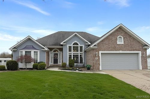27 Button Bush Court, Amherst, NY, 14228 | Card Image