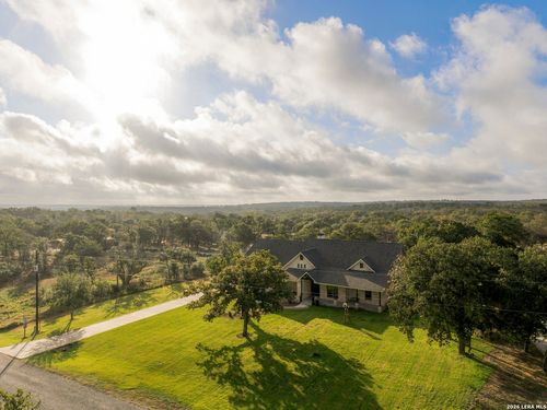 120 Hidden Forest Dr, La Vernia, TX, 78121-5904 | Card Image