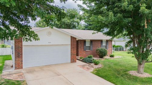 2241 W Erskine Street, Bolivar, MO, 65613 | Card Image