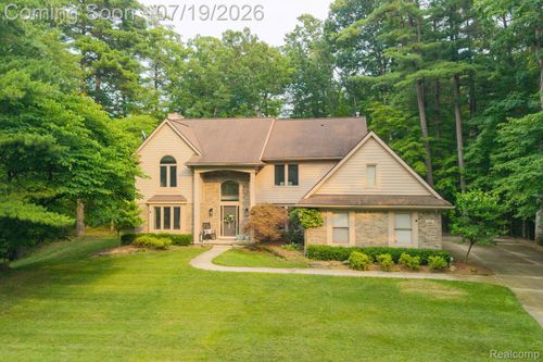 576 Indian Trl, Lake Orion, MI, 48362-1262 | Card Image