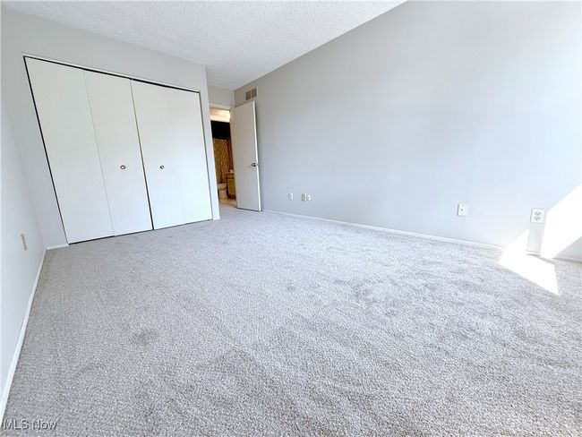 953 Hampton Ridge Dr, Condo with 2 bedrooms, 2 bathrooms and null parking in Akron OH | Image 21