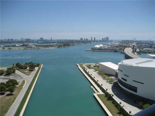 3310-888 Biscayne Blvd, Miami, FL, 33132-1517 | Card Image
