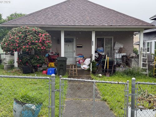 332 Se Pitzer St, Roseburg, OR, 97470 | Card Image