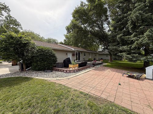 112 Orchard Cir, Montevideo, MN, 56265-2010 | Card Image
