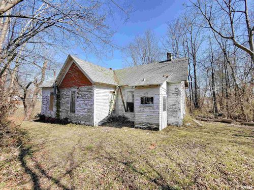 625 W Chestnut Street, Louisville, IL, 62858 | Card Image