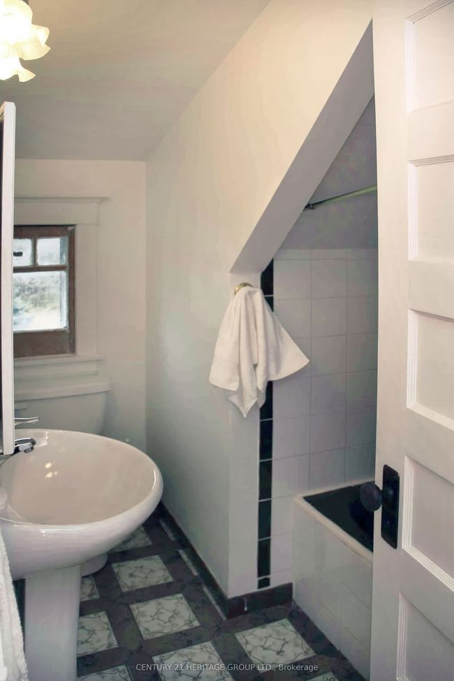 3869 - 7th Line, Home with 4 bedrooms, 3 bathrooms and 20 parking in Innisfil ON | Image 19
