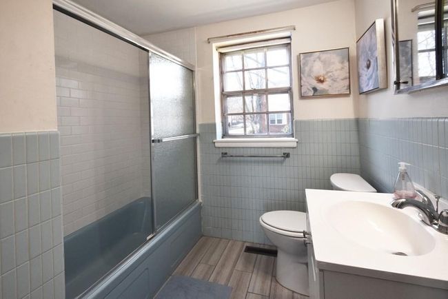 APT-2 - 211 Lake Shore Rd, Condo with 2 bedrooms, 1 bathrooms and 1 parking in Boston MA | Image 6