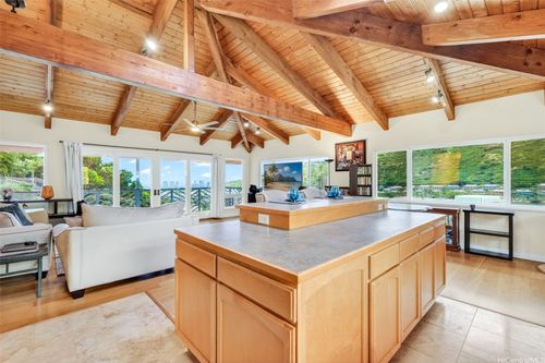 c-2047 10th Ave, Honolulu, HI, 96816-2991 | Card Image