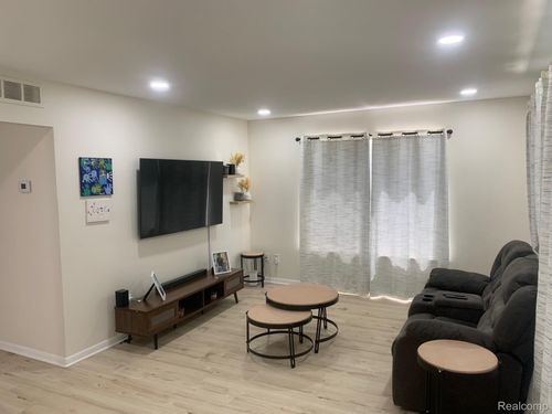 25030 Ford Street Street, Roseville, MI, 48066 | Card Image