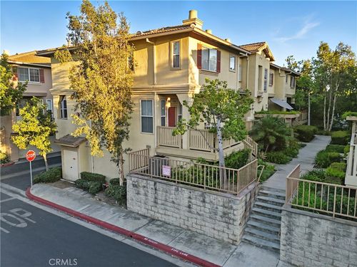 423 W Summerfield Cir, Anaheim, CA, 92802-4776 | Card Image