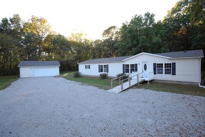 1985 N 100 St., House other with 3 bedrooms, 2 bathrooms and null parking in Vandalia IL | Image 2