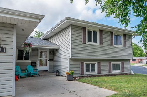 601 14th Ave, Union Grove, WI, 53182-1615 | Card Image