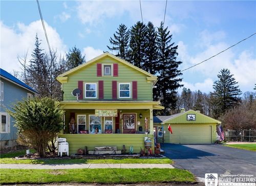 102 Center St, Fredonia, NY, 14063-1738 | Card Image