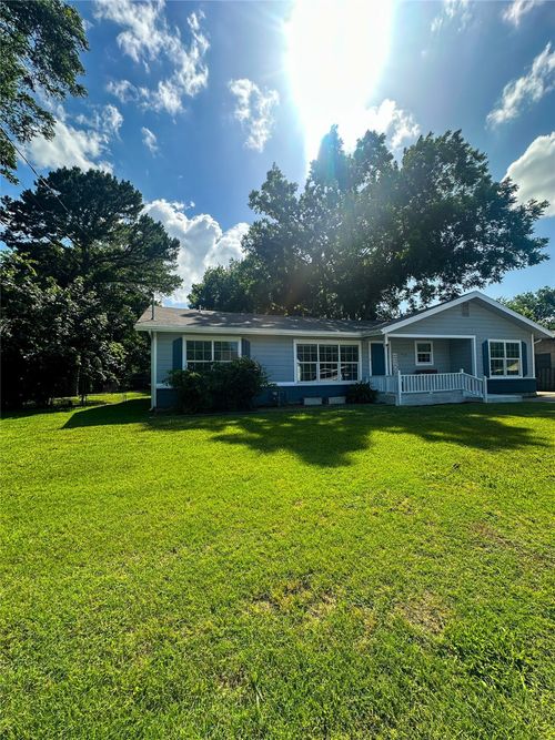909 Baird St, Cleburne, TX, 76033-5701 | Card Image
