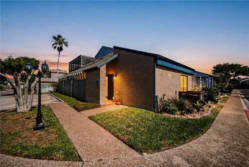 39-39 Rock Creek Dr, Corpus Christi, TX, 78412-4212 | Card Image