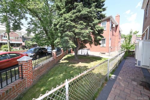 8223 Caldwell Ave, Middle Village, NY, 11379-1434 | Card Image