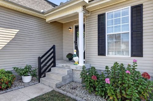 132 Lorien Cir, Shelbyville, TN, 37160-7398 | Card Image