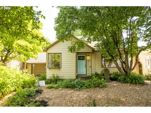 3004 Se 65th Ave, Portland, OR, 97206-1927 | Card Image