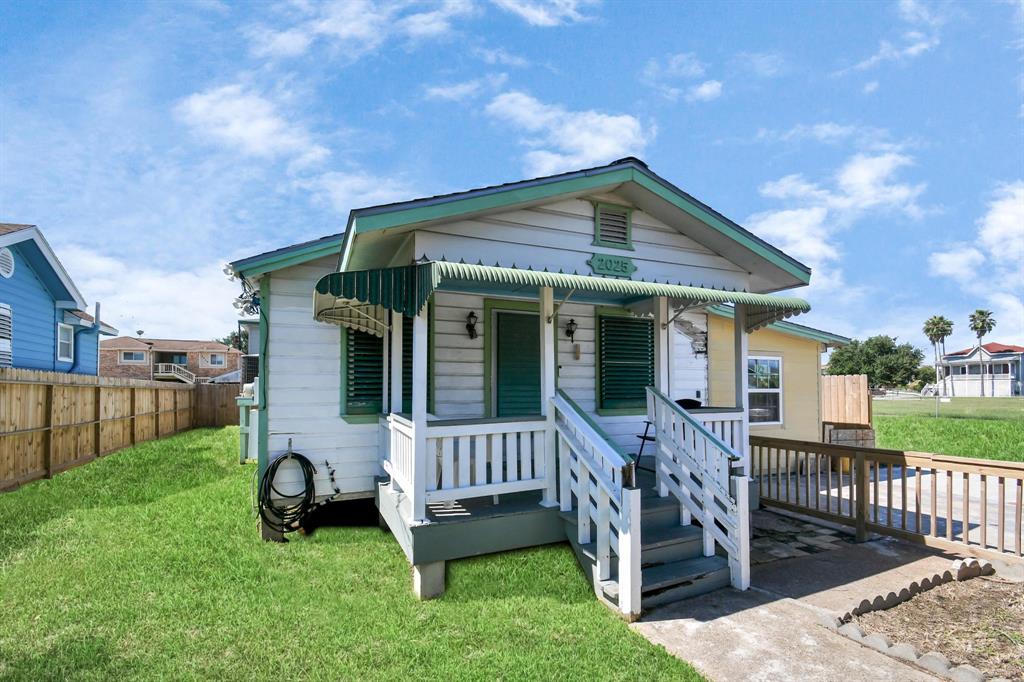 2025 Victory Avenue, For Sale in Galveston Zoocasa