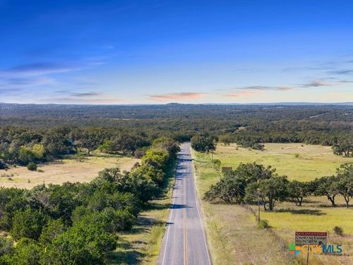 618 Windmill Ridge Dr, Blanco, TX, 78606-2201 | Card Image