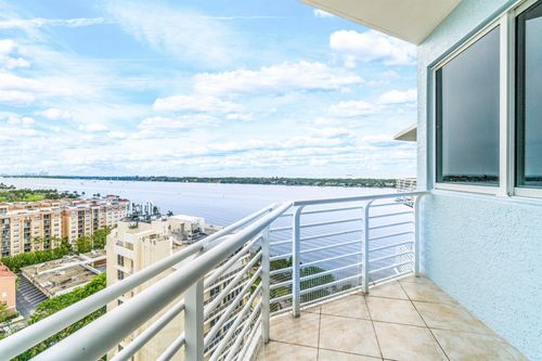 ph3-1551 N Flagler Dr, West Palm Beach, FL, 33401-3438 | Card Image