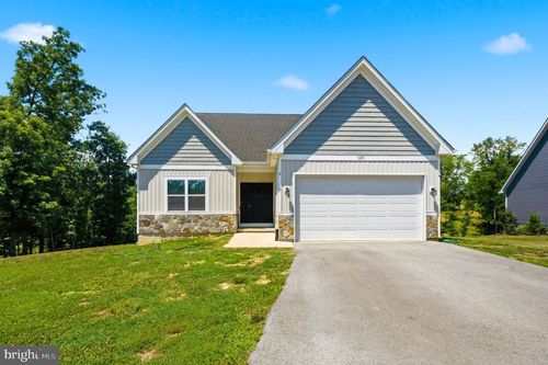 120 Nugget Way, Martinsburg, WV, 25405-1447 | Card Image