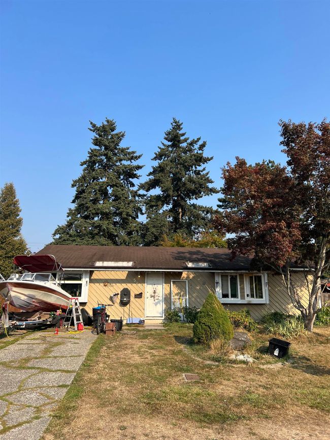 5216 199 A Street, House other with 3 bedrooms, 1 bathrooms and null parking in Langley BC | Image 1