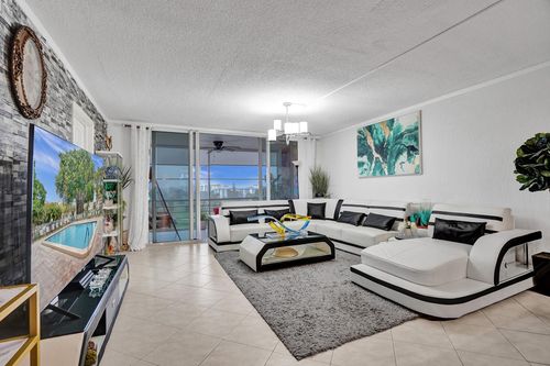 apt-610-2671 S Course Dr, Pompano Beach, FL, 33069-6317 | Card Image