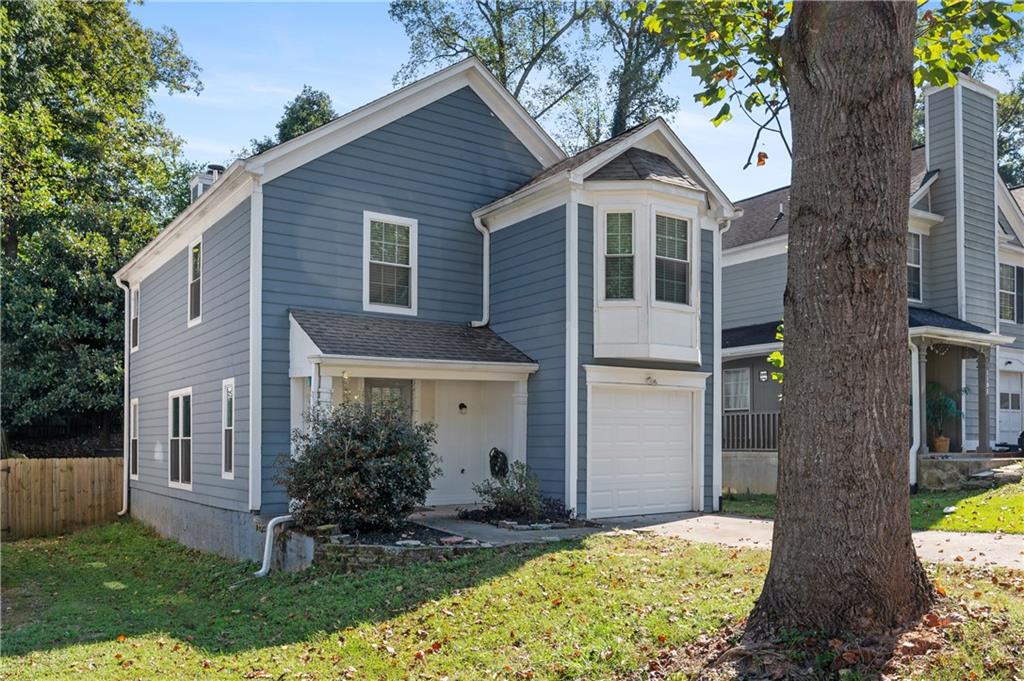 Holly Cir, Lawrenceville, GA 30044