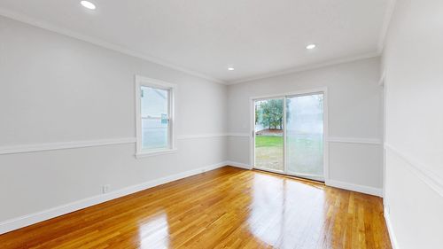 22 Baldwin St, Winchester, MA, 01890-1109 | Card Image