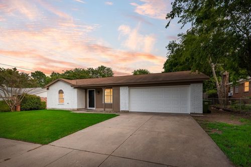 6048 Hillcrest Dr, Watauga, TX, 76148-2032 | Card Image