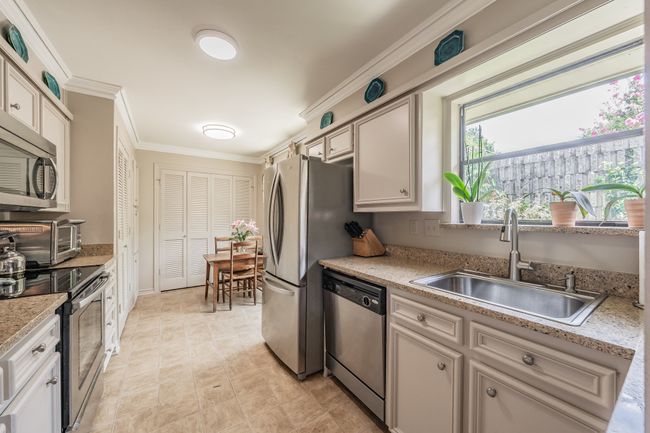 1214 Belle Pl, Home with 3 bedrooms, 3 bathrooms and null parking in Fort Worth TX | Image 11