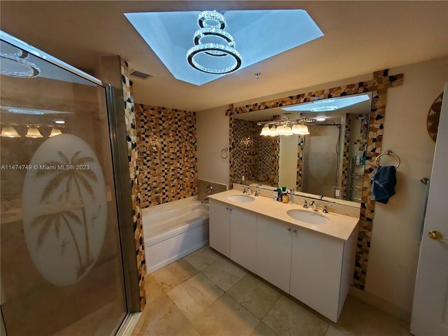APT-906 - 17555 Atlantic Blvd, Condo with 2 bedrooms, 2 bathrooms and null parking in Sunny Isles Beach FL | Image 19
