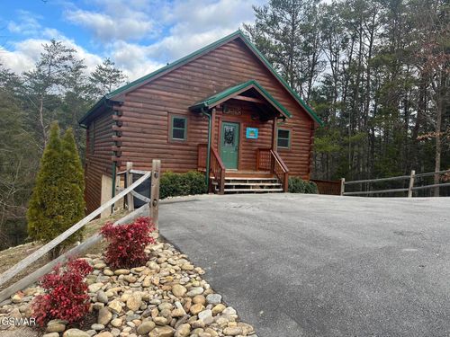 3202 Steeple Way, Pigeon Forge, TN, 37863-5044 | Card Image